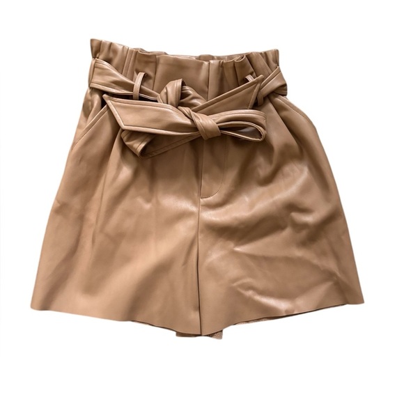 Stylish Tan High-Waisted Shorts with belt - Picture 3 of 3